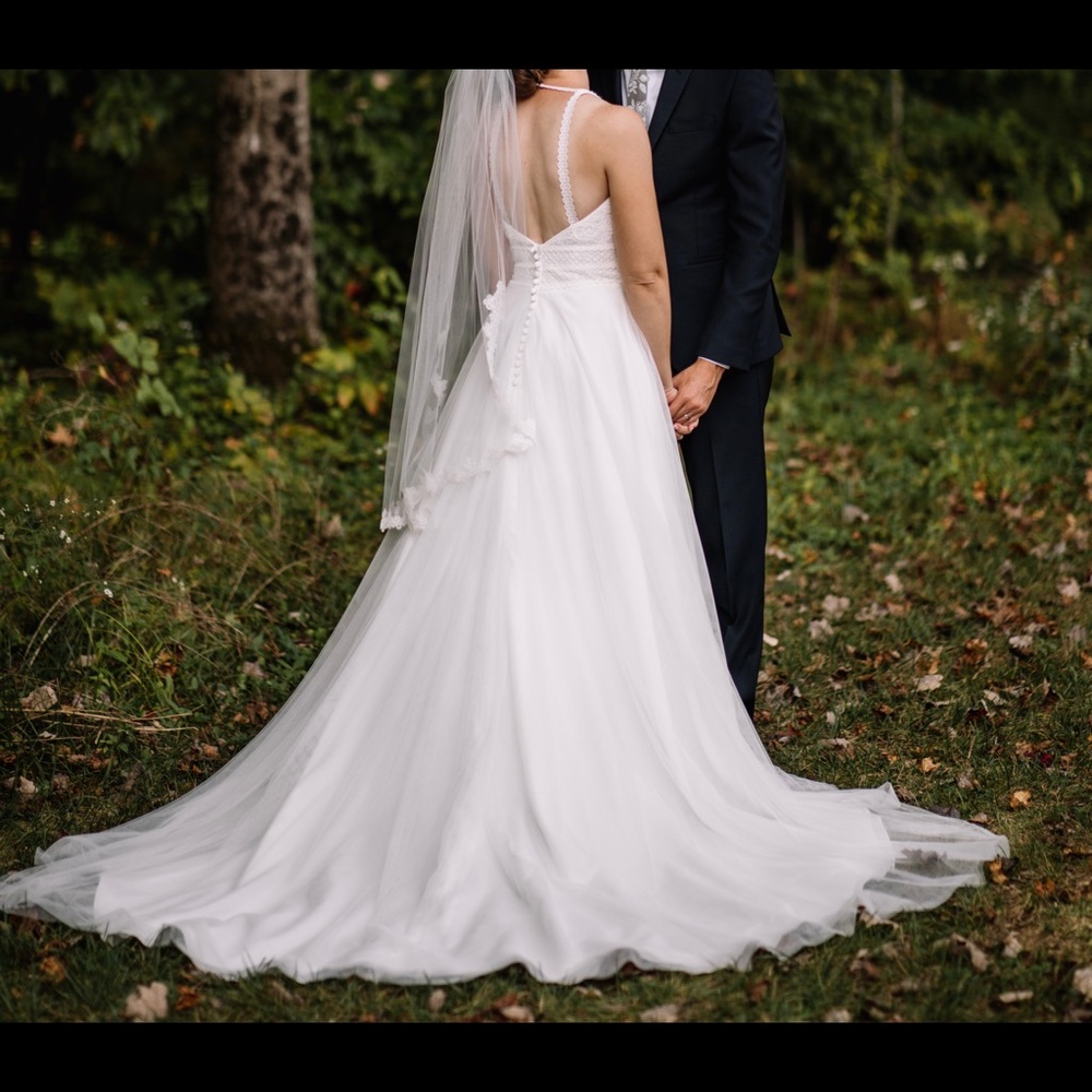 Wedding Dress - Picture 4 of 8